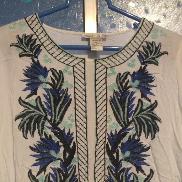 Embroidered Green,  White and Blue Women's Top - Picture 8 of 12